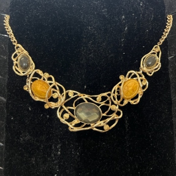 Stone Necklace - Picture 4 of 8